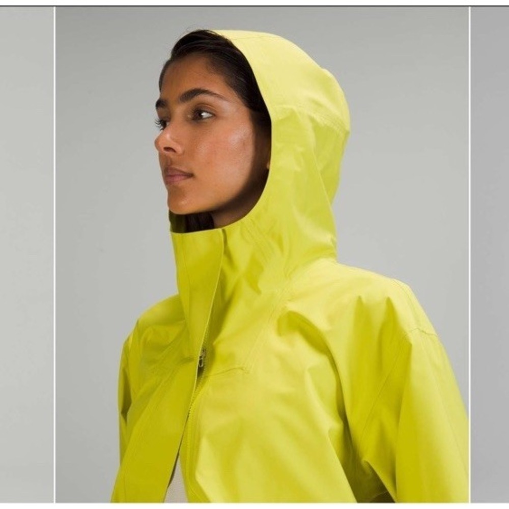 LULULEMON LAB Waterproof Shell Women's Size 12 Yellow Serpentine $248 Jacket - Picture 3 of 12